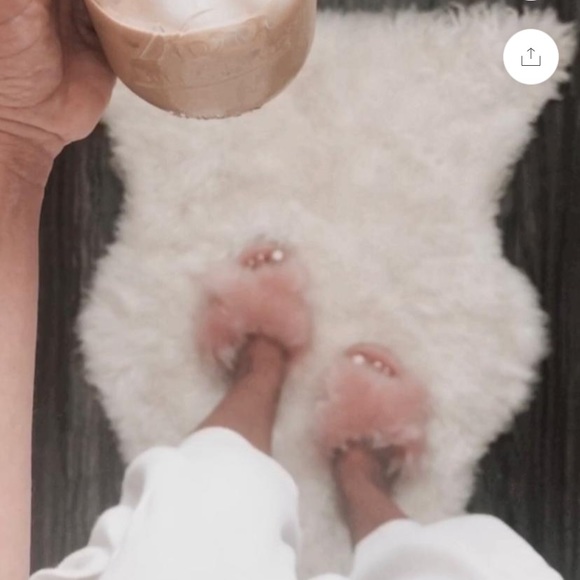 NIB UGG fuzzalicious sipper - Picture 2 of 11